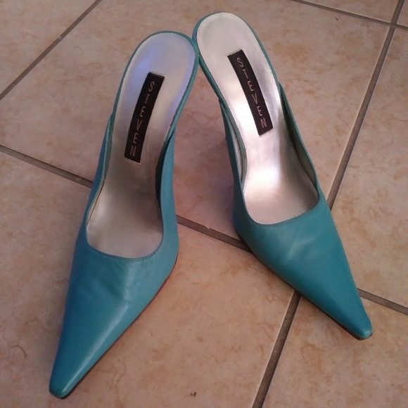 Turquoise Steven's - Picture 2 of 2